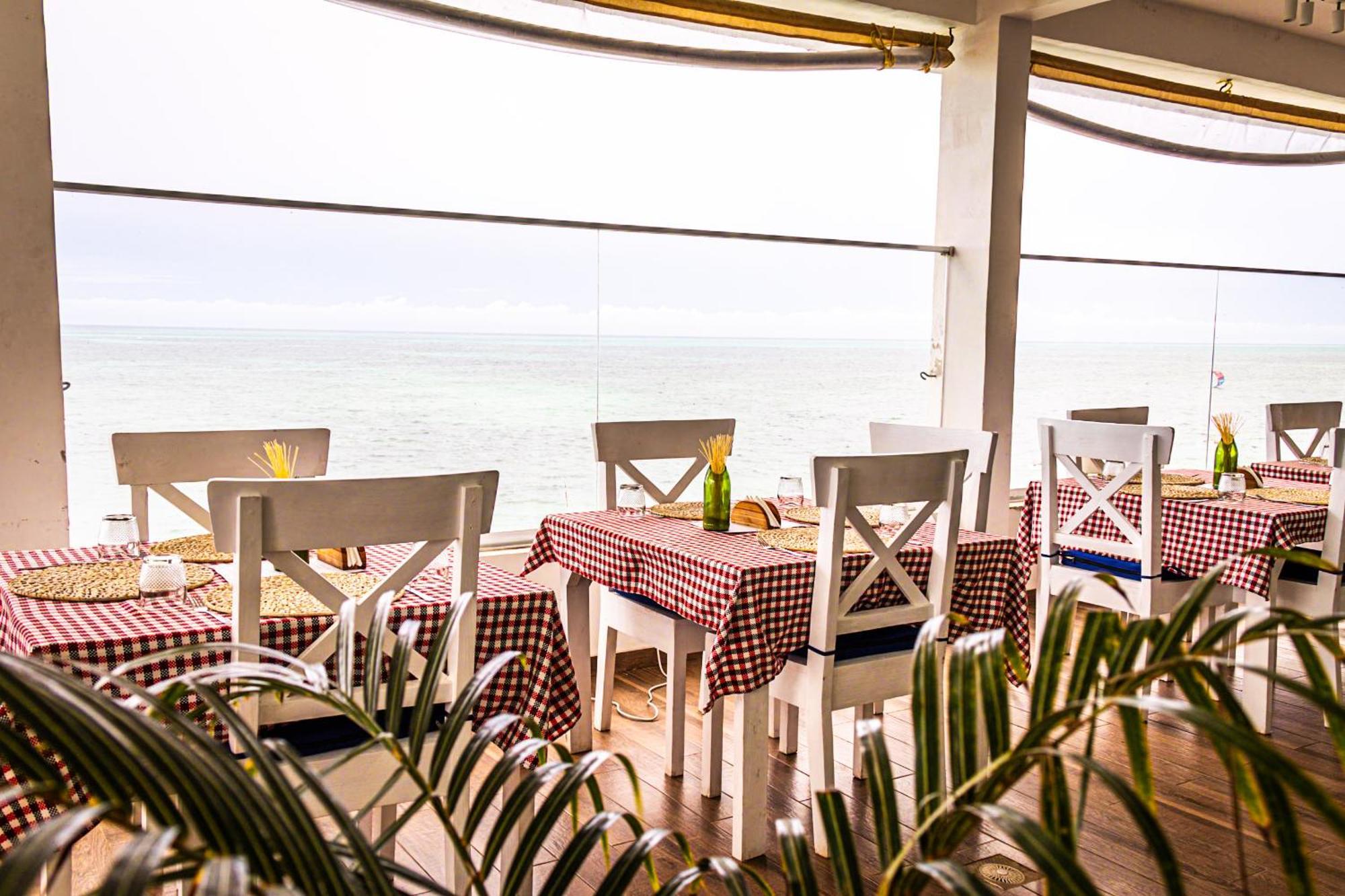 מלון גאמביאני Pili Pili Sunrise Beach מראה חיצוני תמונה